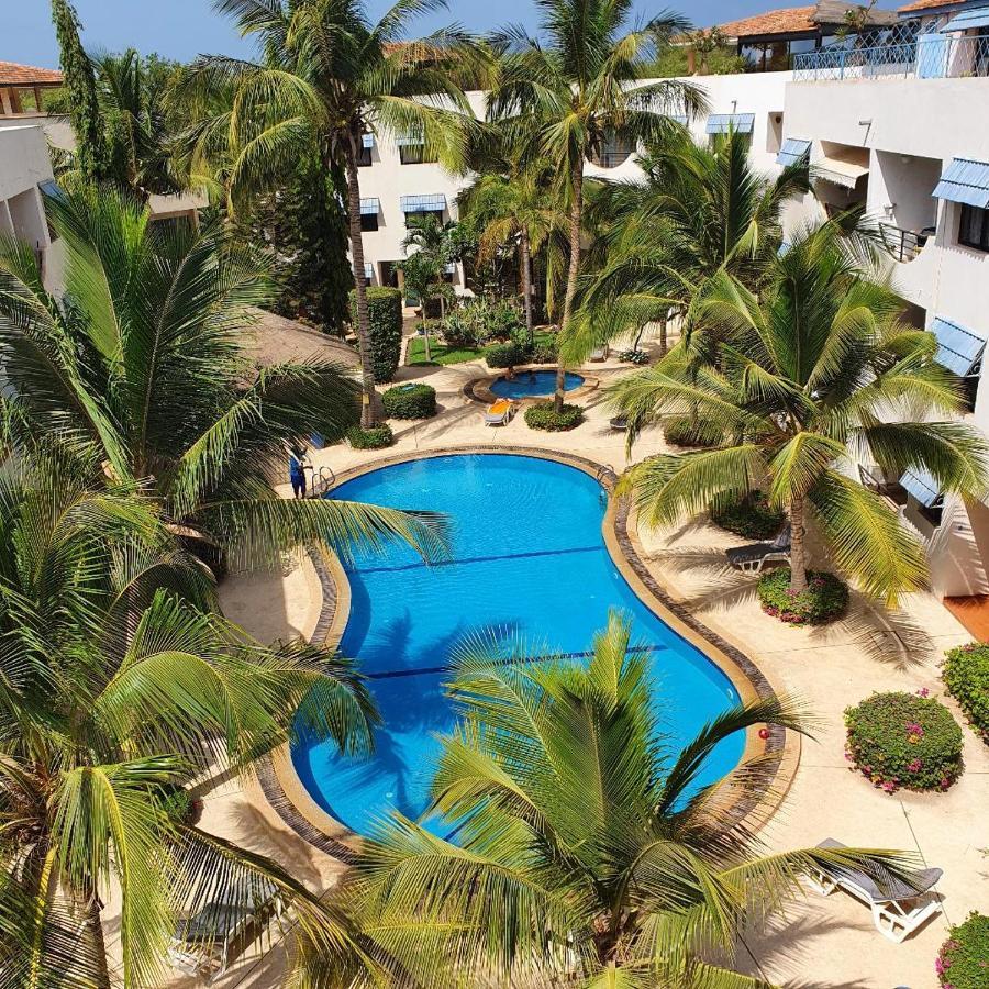 Superbe Appartement Avec Piscine, Proche Centre Ville, Restaurant, Mer Saly Esterno foto